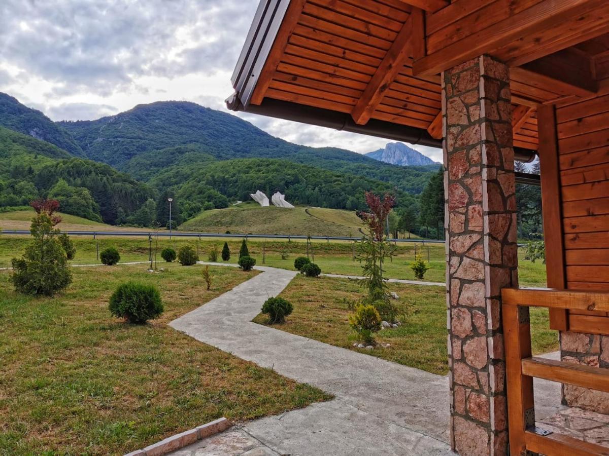 Vila "Maglic" Tjentiste Luaran gambar