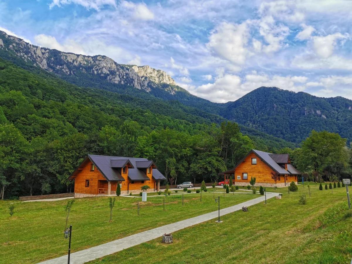 Vila "Maglic" Tjentiste Luaran gambar