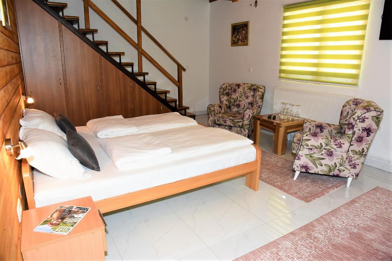 Vila "Maglic" Tjentiste Luaran gambar
