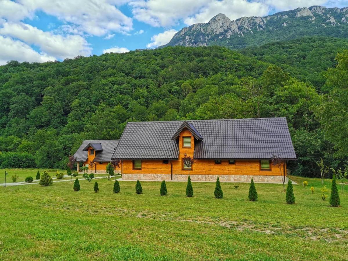 Vila "Maglic" Tjentiste Luaran gambar
