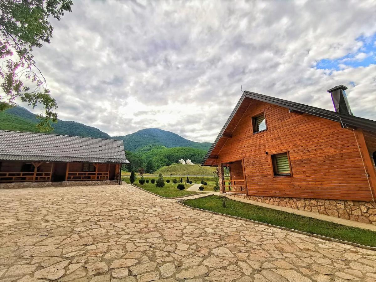 Vila "Maglic" Tjentiste Luaran gambar