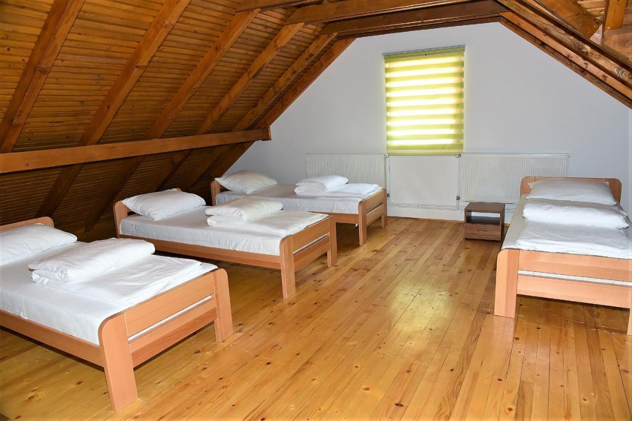 Vila "Maglic" Tjentiste Luaran gambar